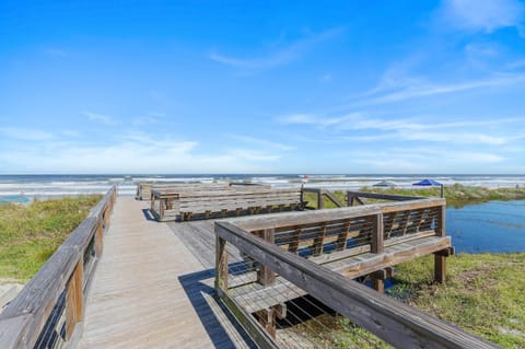House, Multiple Beds (Terrapin Station) | Property grounds