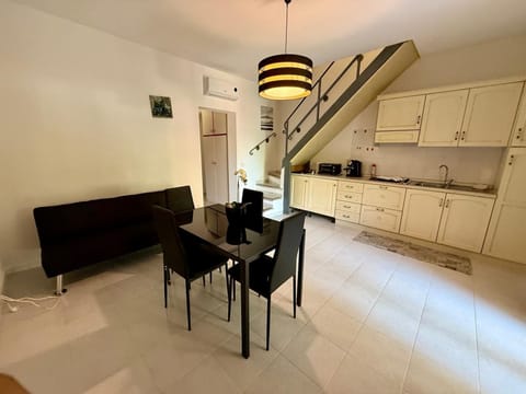 House | Private kitchenette | Full-size fridge, microwave, oven, stovetop