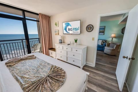 Stunning Bedroom Beautifully Decorated with Amazing Views ✨