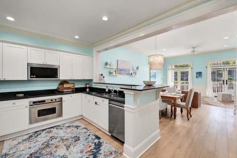 Kitchen with Island Bar