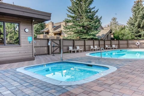 Snow Creek Hot tub and Pool!