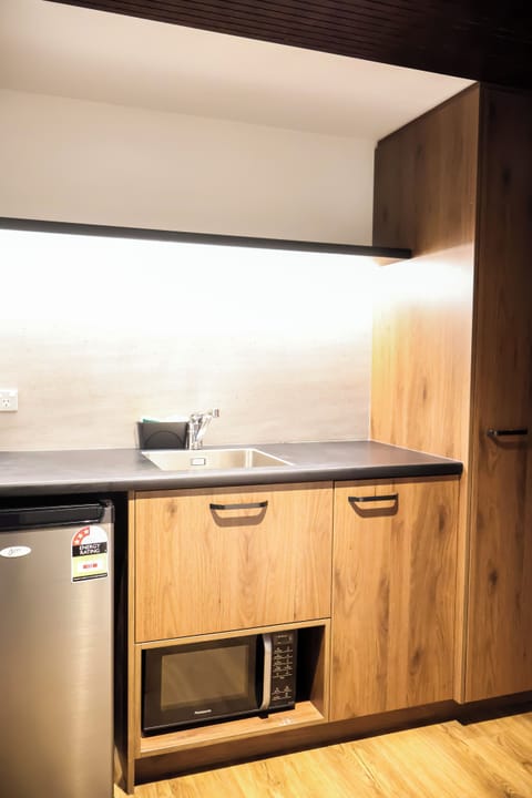 Studio | Blackout drapes, free WiFi, bed sheets