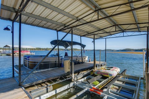 Townville Vacation Rental | 3BR | 3BA | Private Dock | 3,000 Sq Ft