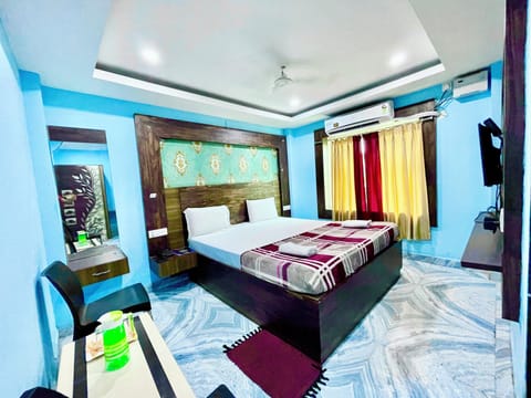 Deluxe Double Room | Premium bedding, desk, laptop workspace, soundproofing
