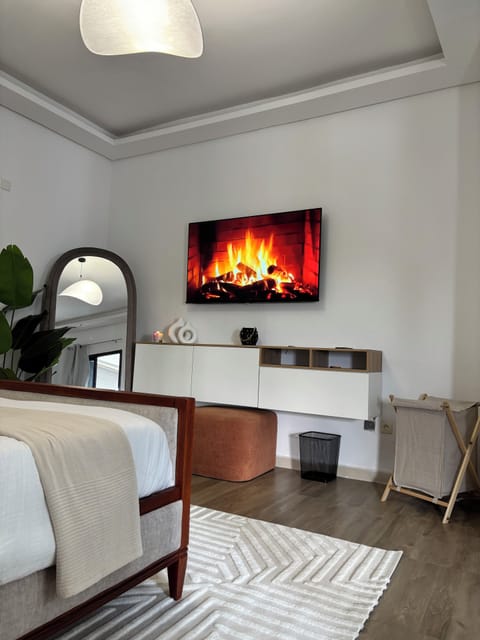 Comfort Apartment | Laptop workspace, blackout drapes, iron/ironing board, WiFi (free)