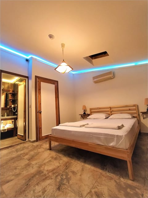 Luxury Apartment | In-room safe, desk, soundproofing, free cribs/infant beds