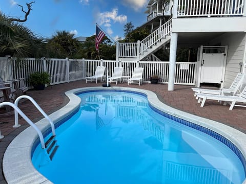 Sea Shed - The pool can be heated for an additional fee!