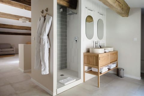 Premium Double Room | Bathroom