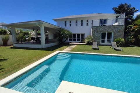 Villa Mat - Overview