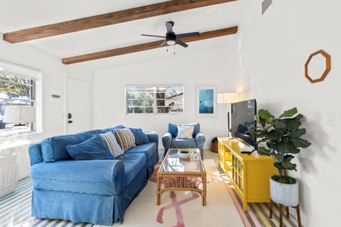 House, 2 Bedrooms, Non Smoking | Living area | Books