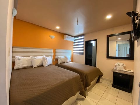 Triple Room | Iron/ironing board, free WiFi, bed sheets, wheelchair access