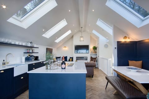 Microwave, oven, highchair