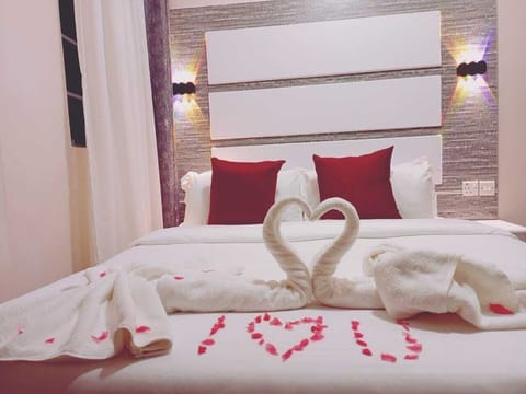 Deluxe Single Room | Free WiFi, bed sheets