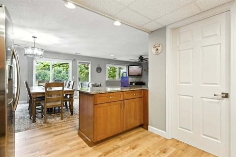 House, Multiple Beds, Patio (Barberton Bay Retreat) | Interior