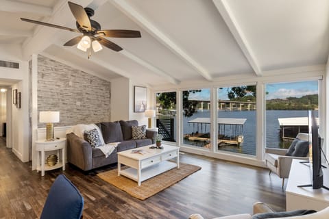 House, Multiple Beds, Patio (Ozark Family Fun) | Living area