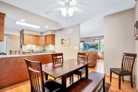 House, Multiple Beds, Patio (Gilly's Retreat) | Interior