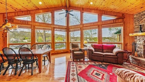 House, Multiple Beds, Hot Tub (Elk Lodge At The Lake) | Interior