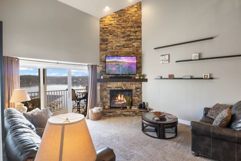 Condo, Multiple Beds, Pool Access (Lake Daze Retreat) | Living area