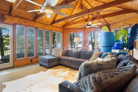 House, Multiple Beds, Patio (Chateau Relaxo) | Living area