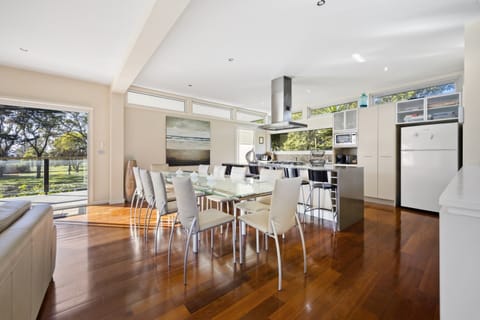 Apartment | Dining