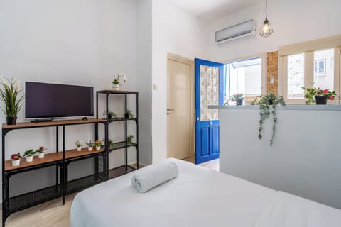 Studio, 2 Twin Beds, Kitchenette, City View | View from room