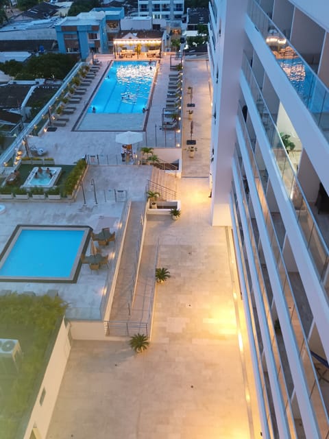 2 outdoor pools