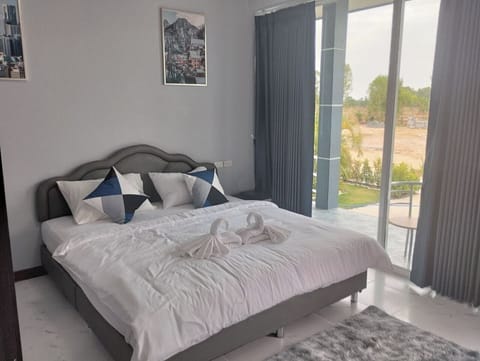 Double Room, Balcony, Garden View | In-room safe, blackout drapes, free WiFi