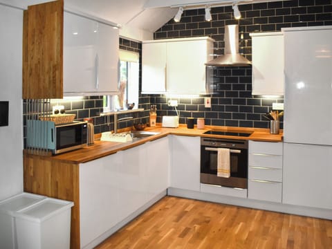 Kitchen | Fawns Cottage, Blackborough