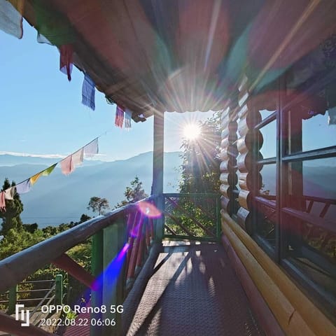 Classic Double Room, Balcony, Hill View | Living area