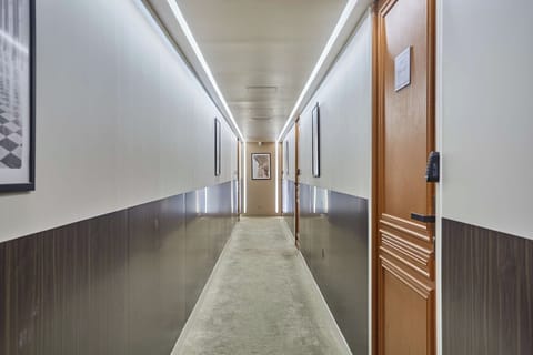 Entrance / Reception