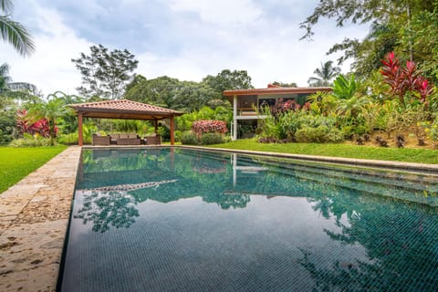 Great private pool and outdoor space to enjoy the fresh air and the Costa Rica nature.