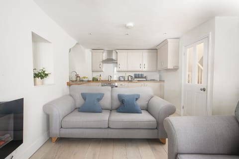 Large sofas in living room - 4 Quayside