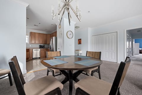 Dining Area to Kitchen