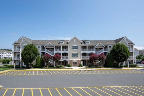 Grande at Canal Pointe  - Elevator Building