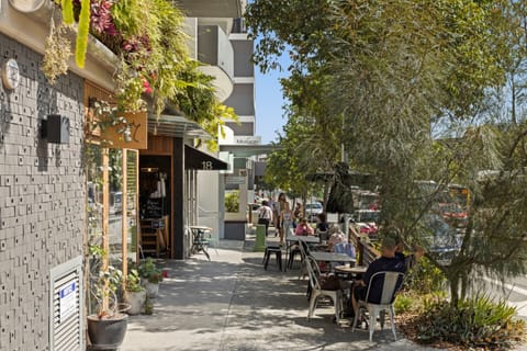 Apartment | Outdoor dining