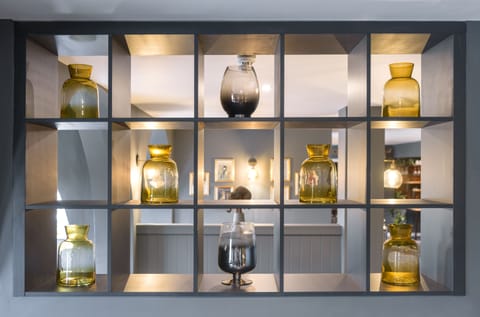 Breakfast, lunch, dinner served; British cuisine, alfresco dining