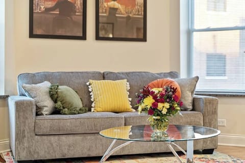 Bright Living room great for relaxing and working!
