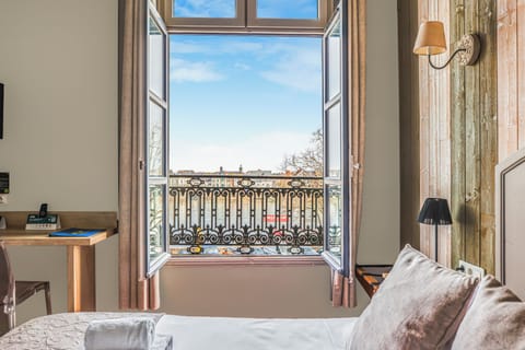 Double Room, 1 Double Bed, River View | Desk, free WiFi, bed sheets