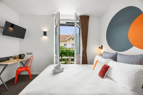Classic Double Room, 1 Double Bed | Individually decorated, individually furnished, desk, laptop workspace