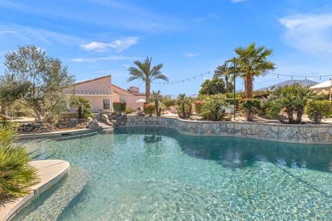 Splash into paradise - the ultimate oversized pool for your group getaway