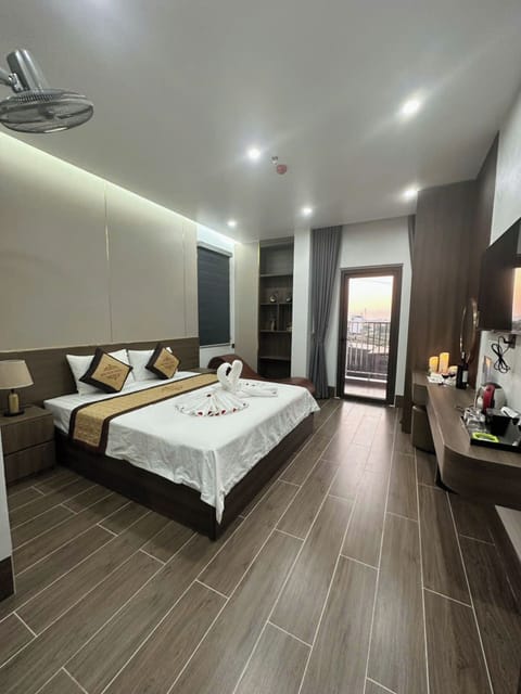 Standard Double Room, Balcony | Desk, blackout drapes, soundproofing, WiFi (free)