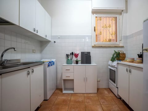 Porch, Balcony, Home, Baluster, Handrail, Fence, Villa, Outdoor Furniture, Wood Stain, Eco Hotel