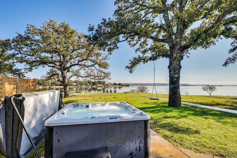 Tow Vacation Rental | 3BR | 2BA | 2,212 Sq Ft | Steps to Enter