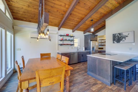 Dining Area | Dishware & Flatware Provided | Main Level