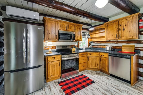 Kitchen | Cooking Basics | Dishwasher | 1st Floor