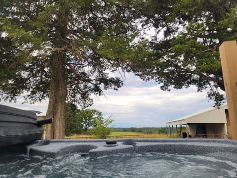beautiful day 🌞 pick from hot tub