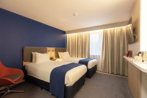 Standard Room, 2 Twin Beds (Free Hot Breakfast) | Hypo-allergenic bedding, desk, laptop workspace, blackout drapes