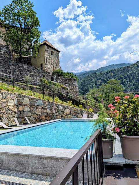 Exercise/lap pool