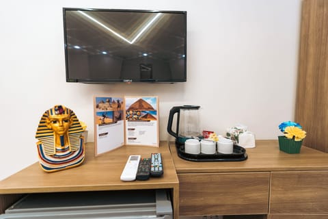 Comfort Triple Room | In-room dining