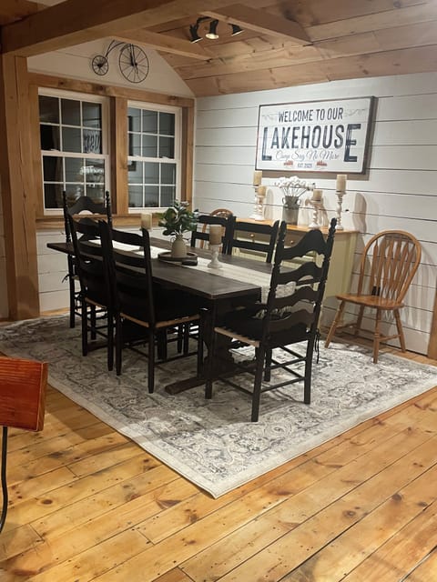 Dining room with a table that can seat 8